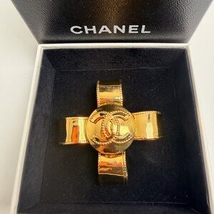 Rare VINTAGE CHANEL Gold Ribbon Cross Brooch